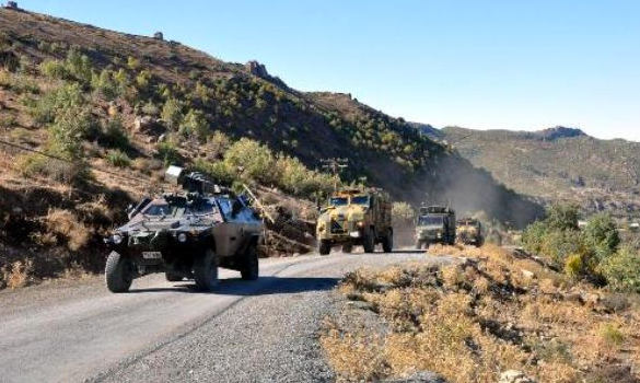 Mehmetçik kovalıyor, PKK kaçıyor!