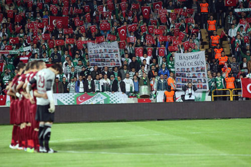Bursa'da Milli maçı andıran tablo!