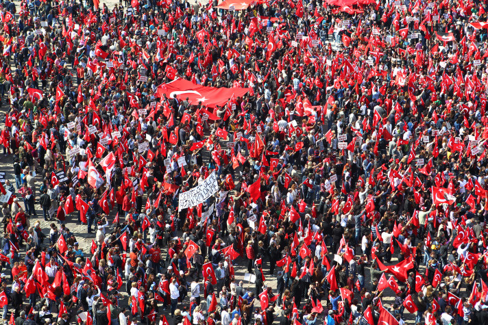 Erdoğan'ın sokağında terör protestosu