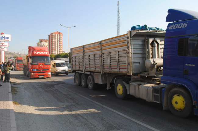 TIR şoförlerinden teröre lanet