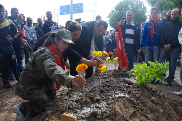 Şehit er doğumgününde toprağa verildi