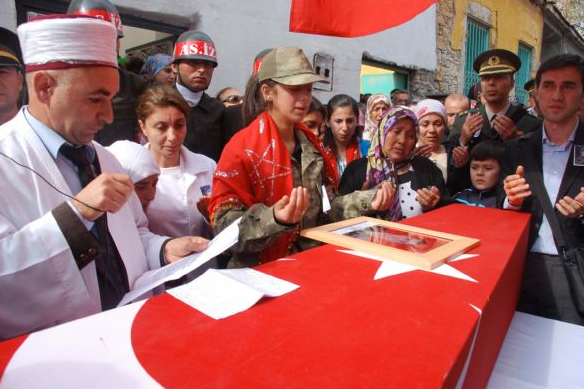 Şehit er doğumgününde toprağa verildi