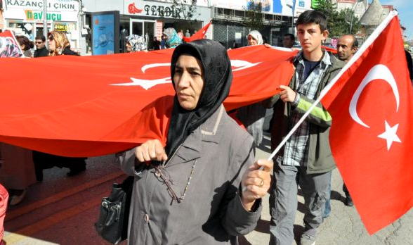 İki eşini de teröre kurban verdi