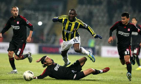 Fenerbahçe Sivas'ta dondu kaldı