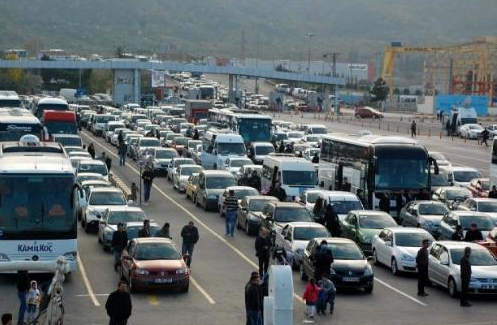 Tatilcilerin dönüş çilesi başladı