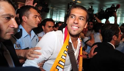 Milan Baros imzayı attı