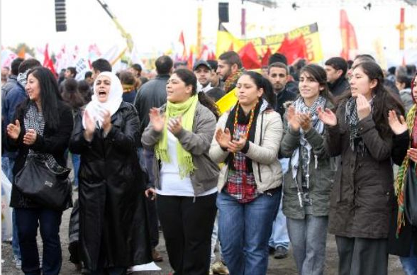 BDP çözüm önerileriyle yine çizmeyi aştı!