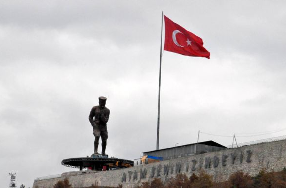 İşte Türkiye'nin en büyük Atatürk heykeli!