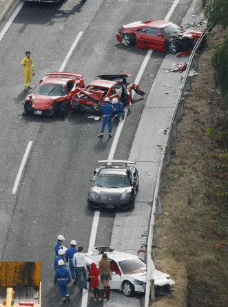 8 Ferrari ve 1 Lamborghini yarışırsa...