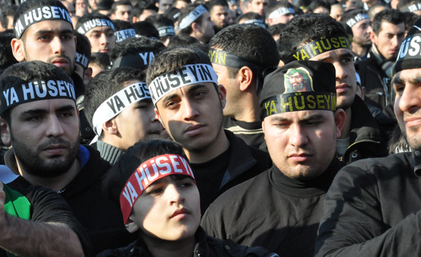 Gözyaşları Hz.Hüseyin için akıyor