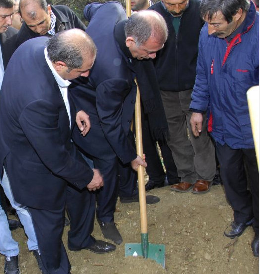 Gürsel Tekin gözyaşlarını tutamadı