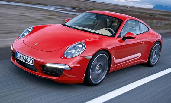 Yarı fiyatına 2012 model Porsche
