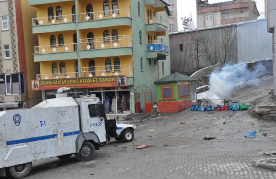 Hakkari sokakları savaş alanına döndü