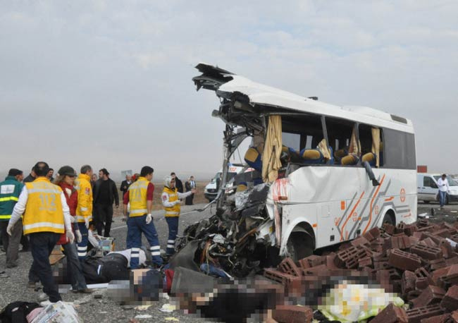 Diyarbakır'da katliam gibi kaza