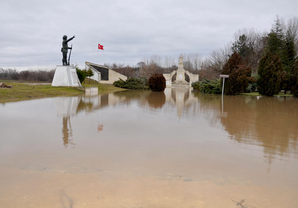 Edirne'yi sel korkusu sardı