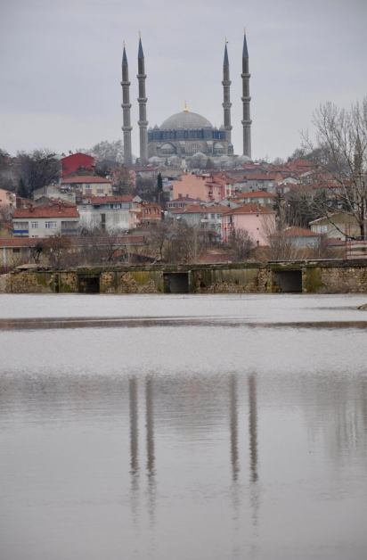 Edirne'yi sel korkusu sardı