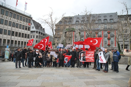 Başbuğ mitingi fiyaskoyla bitti!