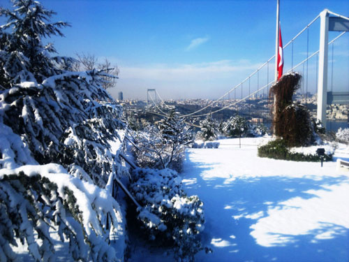 İstanbul'un güzelliği kar ile pekişti