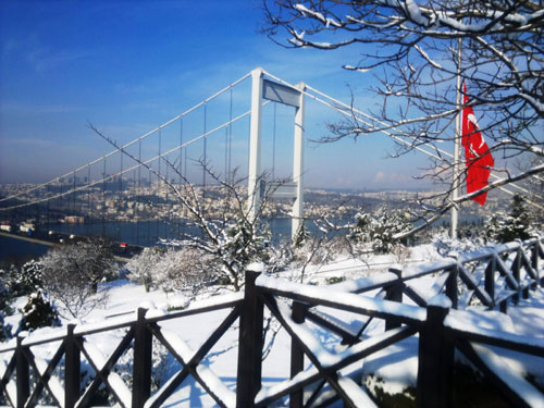 İstanbul'un güzelliği kar ile pekişti