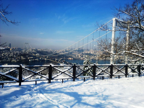 İstanbul'un güzelliği kar ile pekişti