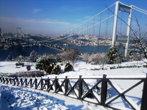 İstanbul'un güzelliği kar ile pekişti