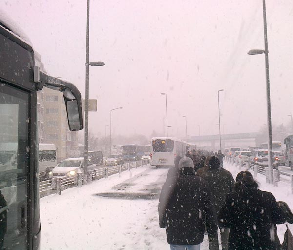 İstanbul'da kar yağdı böyle oldu