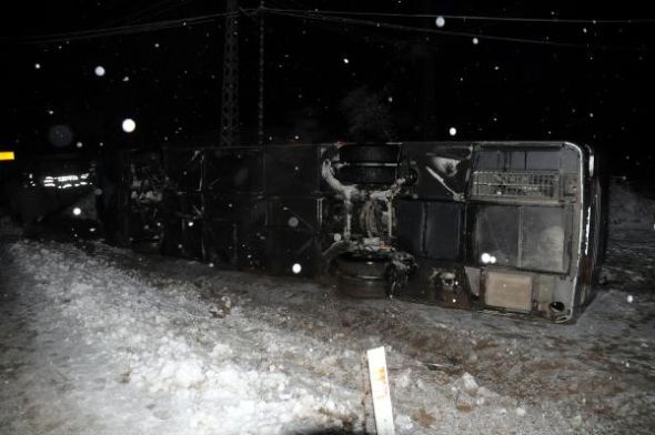 Tokat'ta otobüs devrildi 23 yaralı 