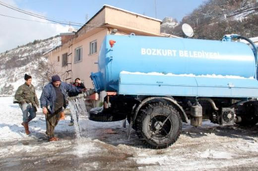 Belediyeden müthiş kar çözümü