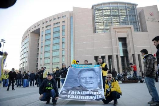 Fenerbahçeliler Çağlayan'da destekte