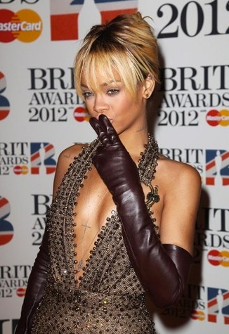 Rihanna Whitney Houston'ı canlandıracak!