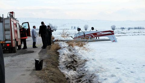 Ankara'da uçak düştü!
