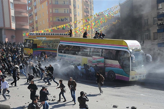 Diyarbakır'da Nevruz gerginliği