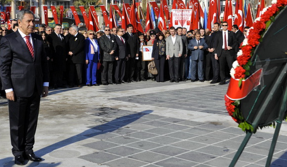 Türkiye şehitlerini unutmadı