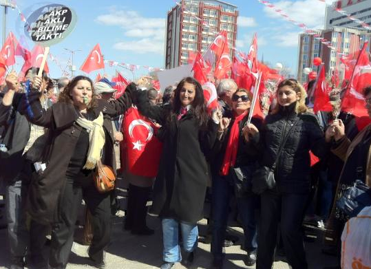 Onbinler Tandoğan'a akın etti