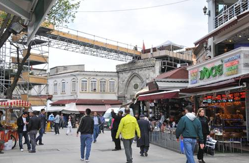 Bond için Kapalıçarşı'ya köprü kuruldu