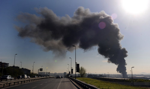 Zeytinburnu'nda korkutan yangın