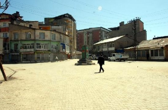 PKK tehdit etti kepenkler açılmadı