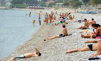 Bazıları alanlara koştu bazıları denize