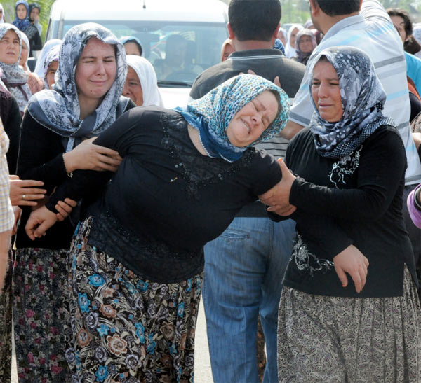 Çift kol nakli yapılan Atilla Kavdır öldü