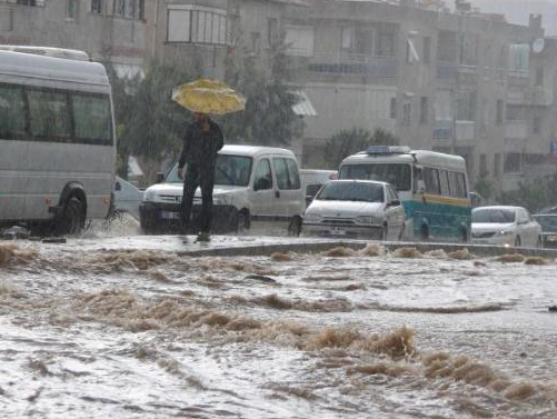 İzmir'den inanılmaz yağış görüntüleri