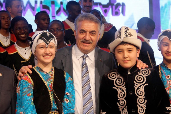 Türkçe olimpiyatlarına muhteşem açılış