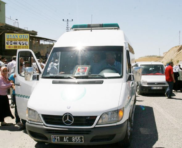 PKK'lının cenazesinde gergin anlar