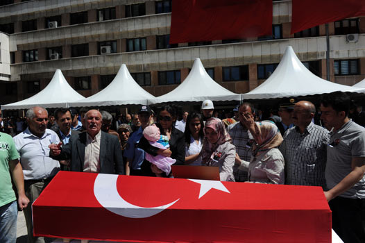 Şehit polis için Emniyet Müdürlüğü'nde tören 