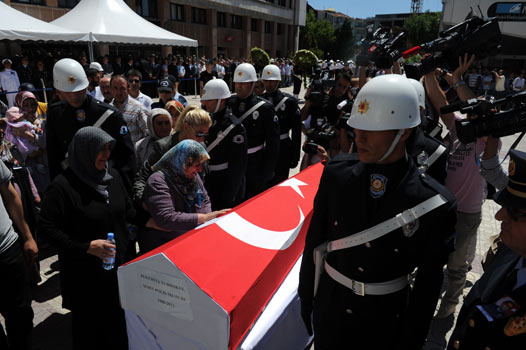 Şehit polis için Emniyet Müdürlüğü'nde tören 