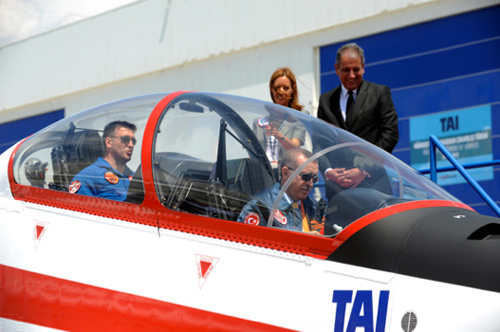 Erdoğan pilot koltuğunda