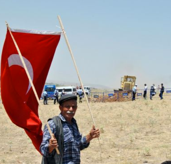 Ortalık bir anda savaş alanına döndü!