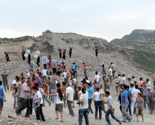 Tunceli'de şantiye bastılar