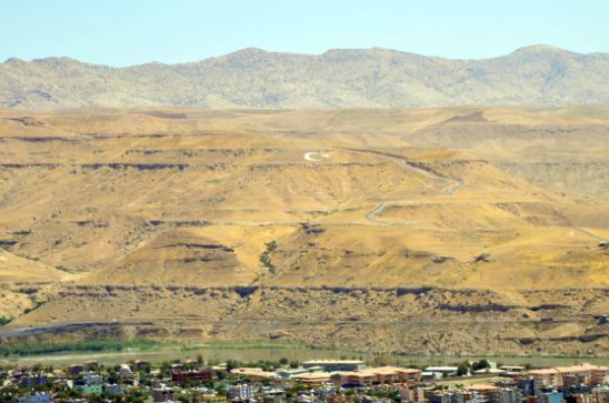 Cudi Dağı'na dev Türk Bayrağı