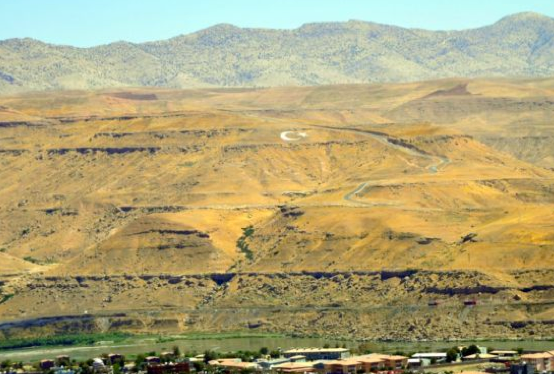 Cudi Dağı'na dev Türk Bayrağı