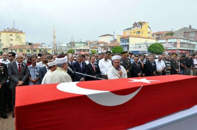 Türkiye gözyaşlarıyla şehitlerini uğurluyor